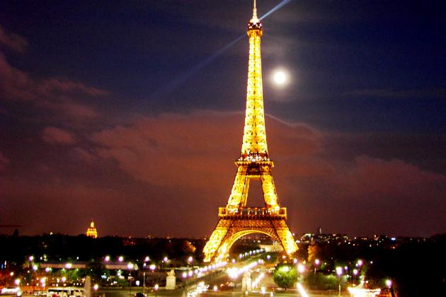 La Torre Eiffel en París, símbolo de la ciudad 4