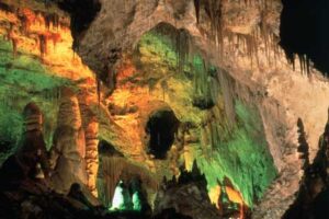 Cuevas y cavernas en un ecoturístico Brasil 2
