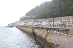 Las playas y esculturas de San Sebastián 14