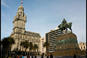 En la ciudad vieja de Montevideo 13