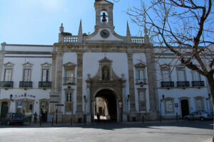 Faro, la capital del Algarve en Portugal 8