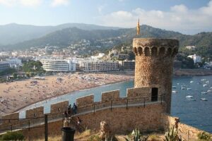 Tossa de Mar, playa e historia medieval 13