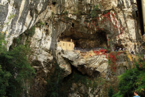 La Cueva de la Virgen de Covadonga 14
