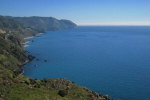 Acantilados y playas en Nerja 2