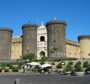 El Castillo Nuevo en Nápoles 7