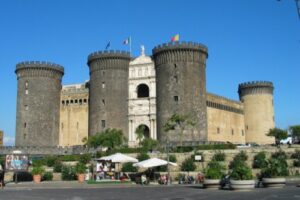 El Castillo Nuevo en Nápoles 17