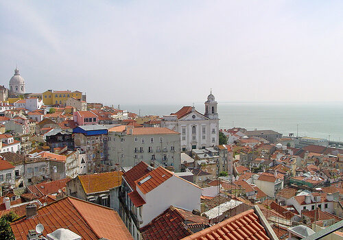 Lisboa, la tranquilidad de una ciudad dominada por el fado 13