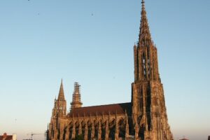 Subir a la torre de la Catedral de Ulm en Alemania 19