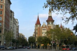Visita la Casa de les Punxes en Barcelona 13