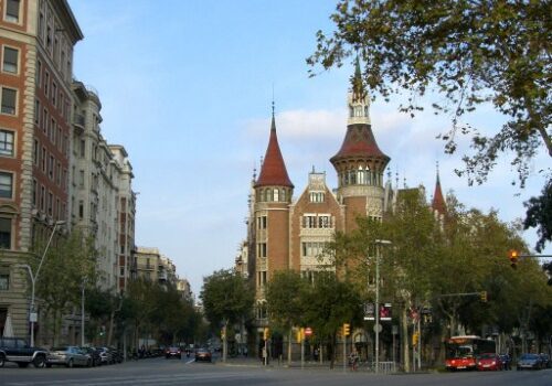 Visita la Casa de les Punxes en Barcelona 19