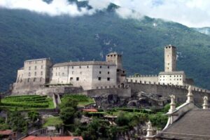 Bellinzona, ciudad medieval en Suiza 15