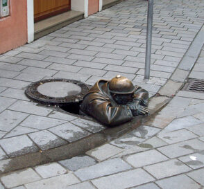 Las simpáticas estatuas de Bratislava 4