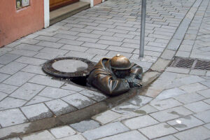 Las simpáticas estatuas de Bratislava 11