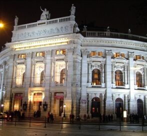 El Burgtheater, el corazón cultural de Viena 7