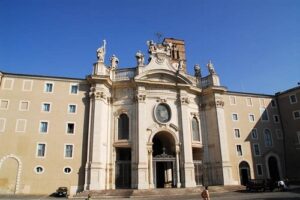 Basílica de la Santa Cruz de Jerusalén en Roma 5