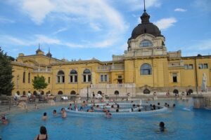 Los Baños Széchenyi de Budapest, los mayores de Europa 5
