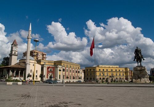 Conoce Tirana, la capital de Albania 1