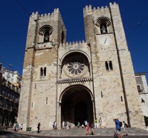 La Catedral de Santa María Mayor, símbolo monumental de Lisboa 4