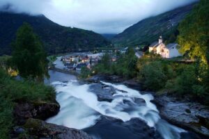 Qué ver en Hellesylt: el corazón de los fiordos noruegos 4