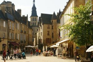 Sarlat, pueblo medieval en Francia 3